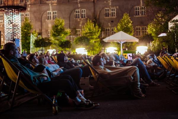 Letní kino v Kasárnách Karlín